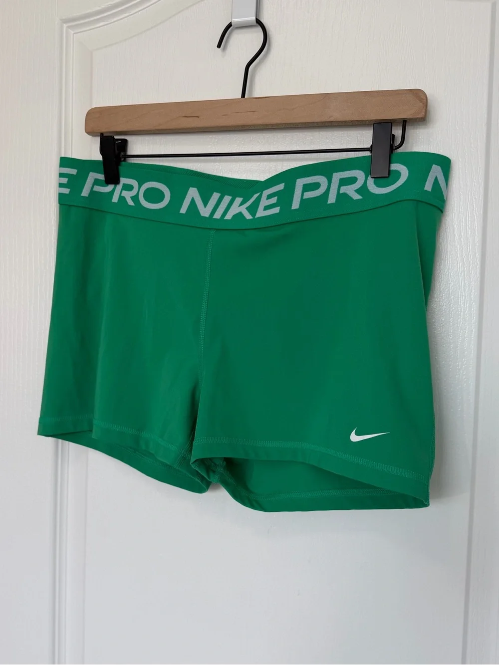 Nike Women’s Nike Pro Dri-Fit Green XL 3” Shorts